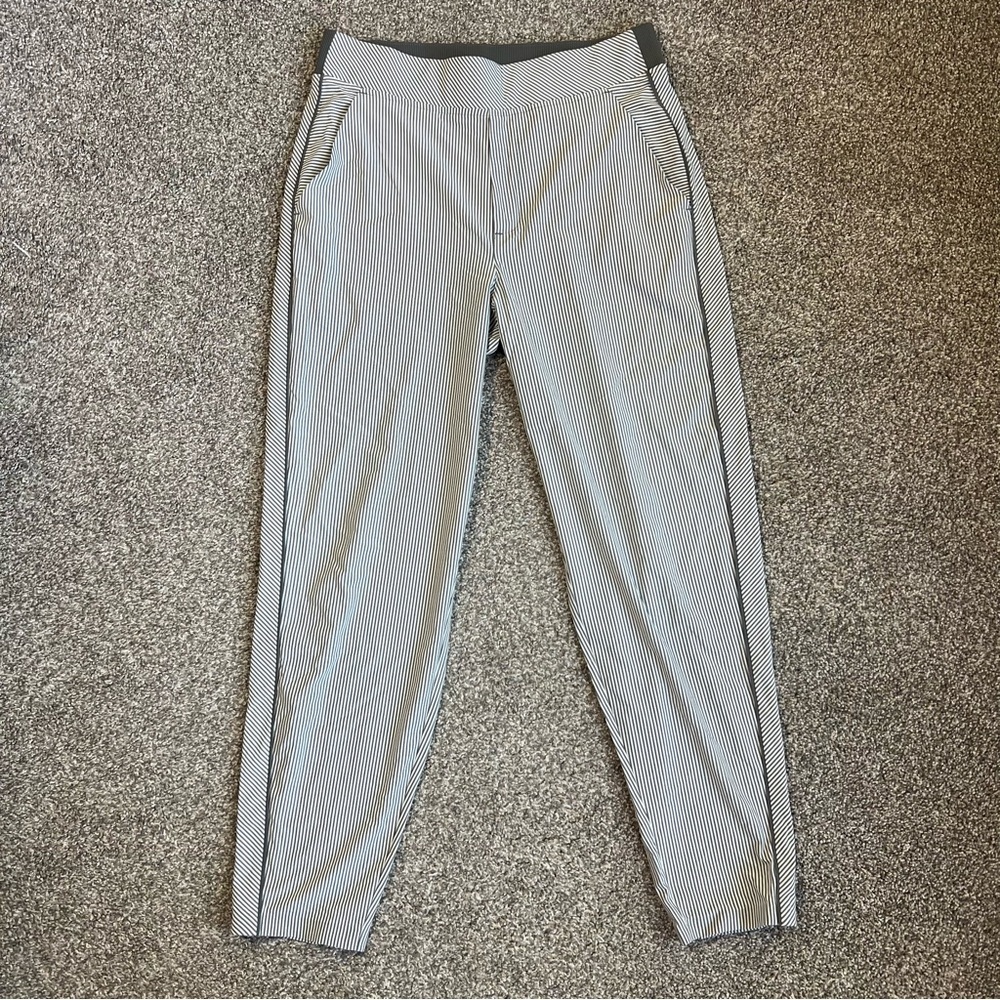 Athleta Brooklyn Ankle Pant Grey & White Stripe Pants,‎ Size 8